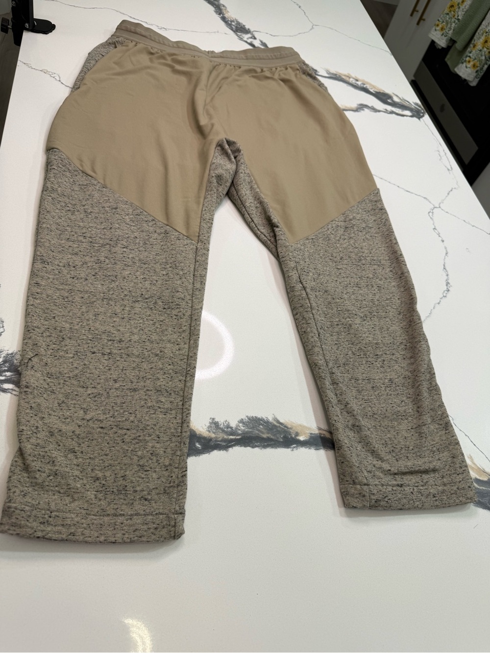 New Nike Yoga Pants Dri-FIT Loose Fit Trousers Joggers Brown Tan Men’s Medium